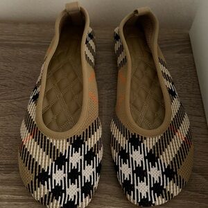 Burberry flats